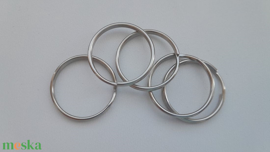 Kulcskarika, kulcstartó alap - 25mm - 10 db / csomag - rhodium szín - kellékek & szerszámok - gyöngyfűzés kellékek - egyéb alkatrész - Meska.hu