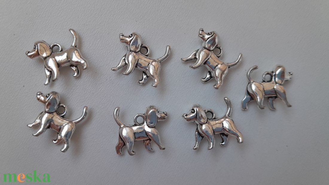 Fém medál - 15x16mm - kutya - 10 db / csomag - antik ezüst szín - kellékek & szerszámok - ékszerkellék - medál csomag - Meska.hu Fém medál - 15x16mm - kutya - 10 db / csomag - antik ezüst szín - kellékek & szerszámok - ékszerkellék - medál csomag - Meska.hu