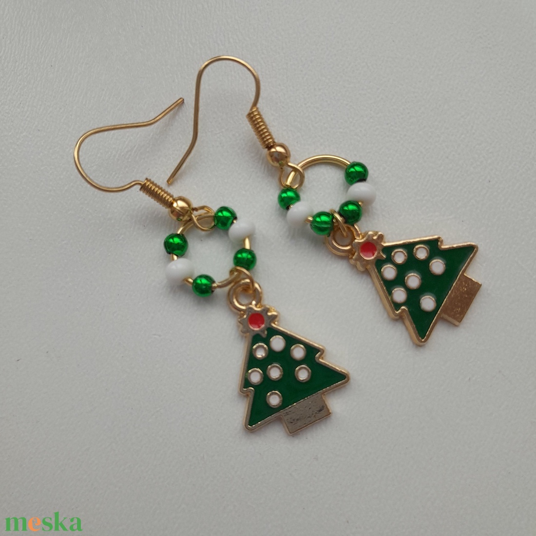 Karácsonyi fülbevaló - karácsonyfa - ékszer - fülbevaló - lógó fülbevaló - Meska.hu