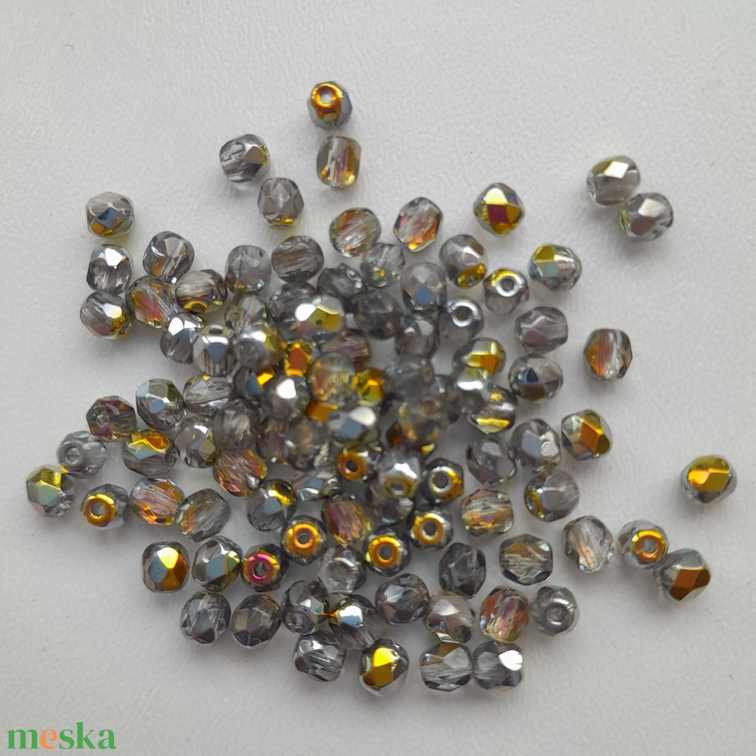 Cseh csiszolt üveggyöngy - 4mm - 100 db / csomag - színjátszós kristály - kellékek & szerszámok - gyöngyfűzés kellékek - üveggyöngy - Meska.hu Cseh csiszolt üveggyöngy - 4mm - 100 db / csomag - színjátszós kristály - kellékek & szerszámok - gyöngyfűzés kellékek - üveggyöngy - Meska.hu