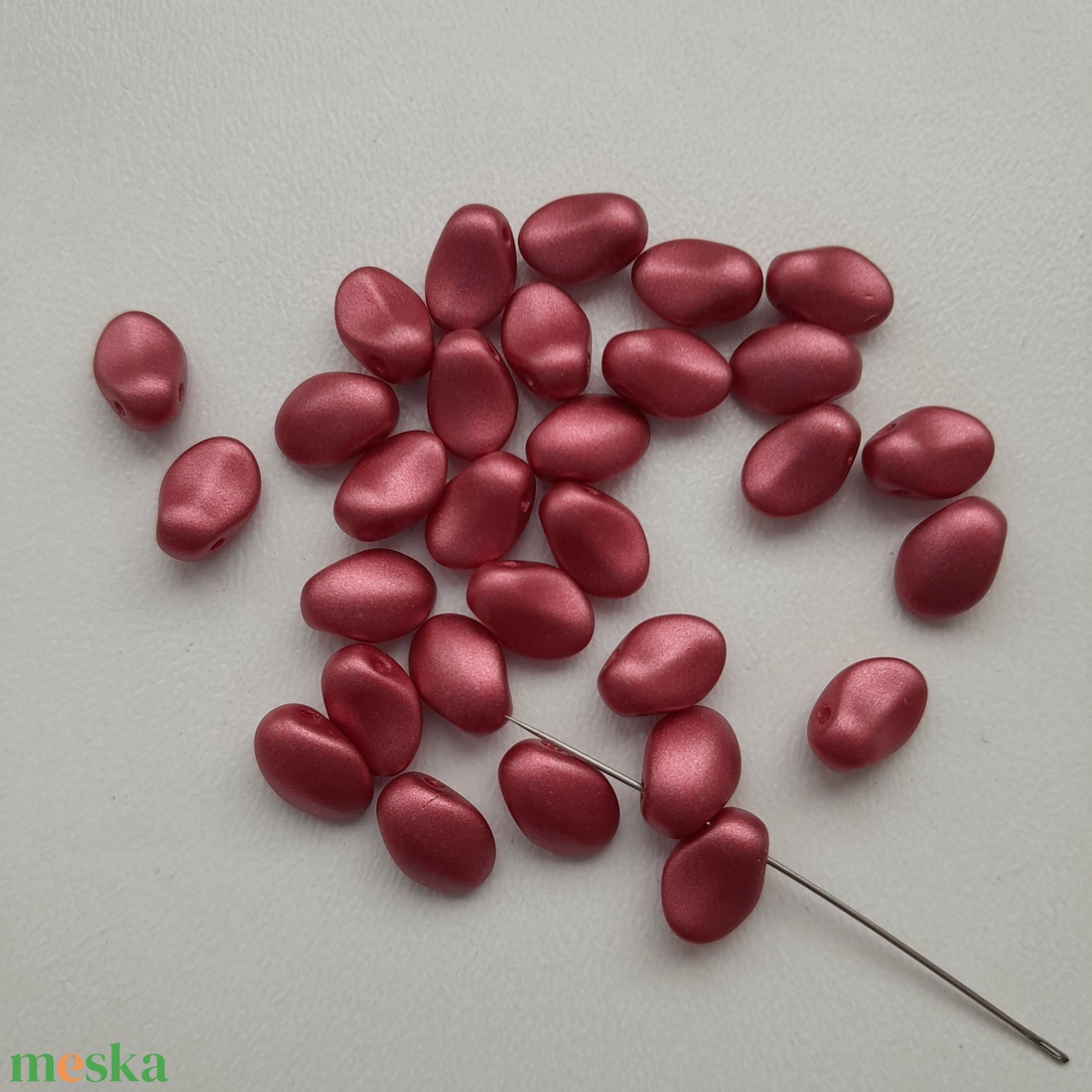 Cseh üveggyöngy - 6x8mm - 30 db / csomag - bordó - kellékek & szerszámok - gyöngyfűzés kellékek - üveggyöngy - Meska.hu Cseh üveggyöngy - 6x8mm - 30 db / csomag - bordó - kellékek & szerszámok - gyöngyfűzés kellékek - üveggyöngy - Meska.hu
