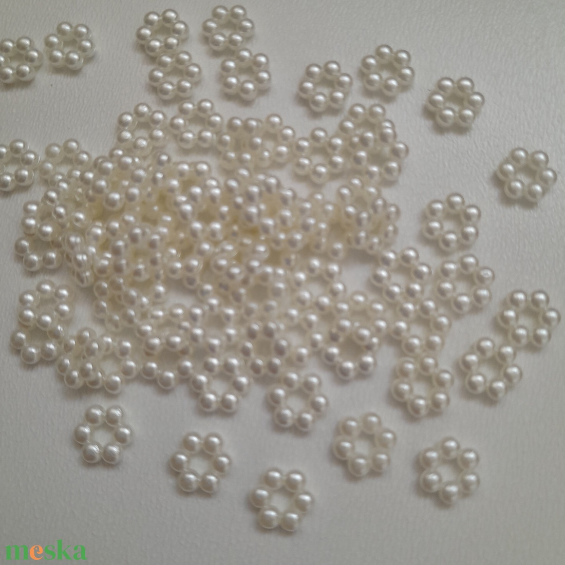 Akril virág köztes - 9x2mm - 27 db / csomag - selyemfényű törtfehér - kellékek & szerszámok - gyöngyfűzés kellékek - egyéb alkatrész - Meska.hu Akril virág köztes - 9x2mm - 27 db / csomag - selyemfényű törtfehér - kellékek & szerszámok - gyöngyfűzés kellékek - egyéb alkatrész - Meska.hu