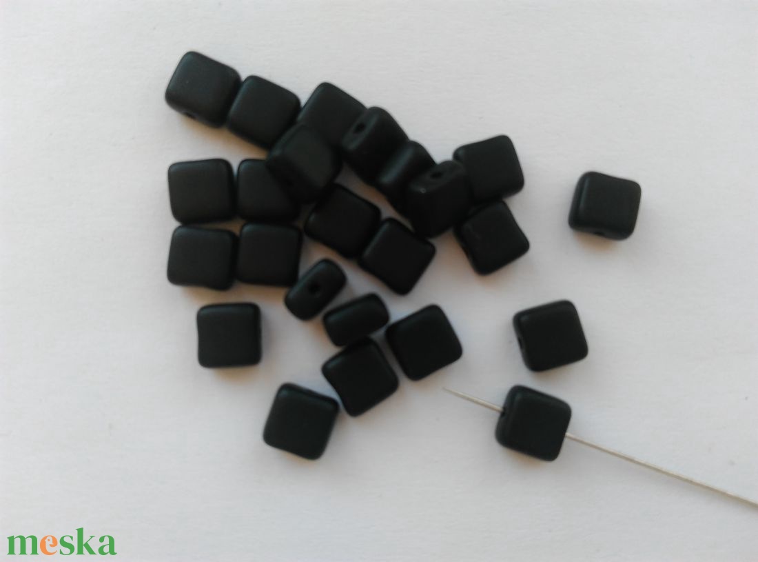 Cseh üveggyöngy - 5x5x3mm - matt fekete - 50 db / csomag - kellékek & szerszámok - gyöngyfűzés kellékek - üveggyöngy - Meska.hu Cseh üveggyöngy - 5x5x3mm - matt fekete - 50 db / csomag - kellékek & szerszámok - gyöngyfűzés kellékek - üveggyöngy - Meska.hu