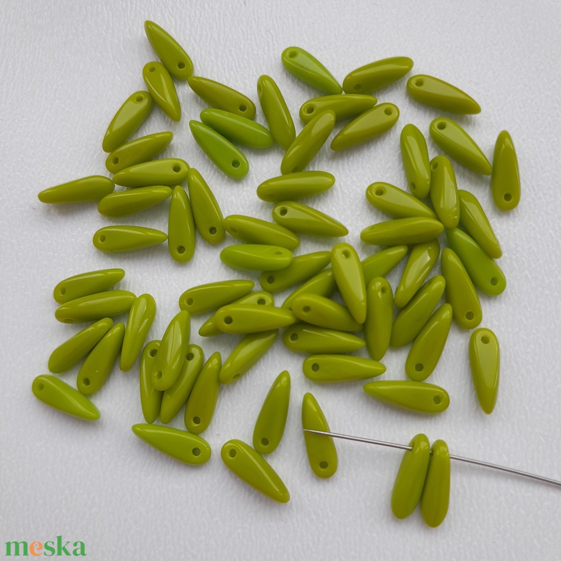 Cseh üveggyöngy - 9x3mm - 60 db / csomag - olíva - kellékek & szerszámok - gyöngyfűzés kellékek - üveggyöngy - Meska.hu