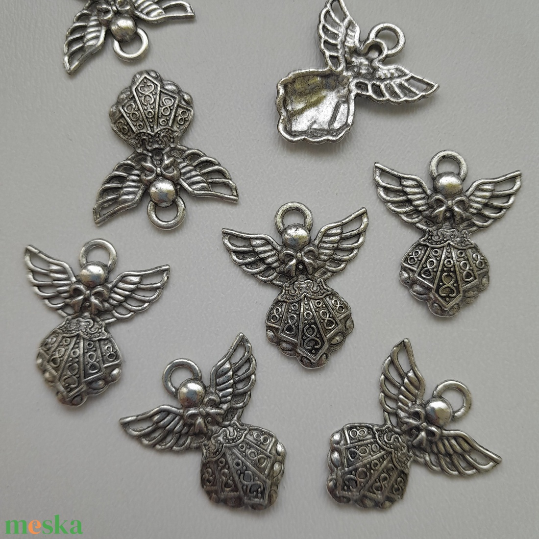 Fém medál - 26x23mm - angyalka - 8 db / csomag - antik ezüst szín - kellékek & szerszámok - ékszerkellék - medál csomag - Meska.hu