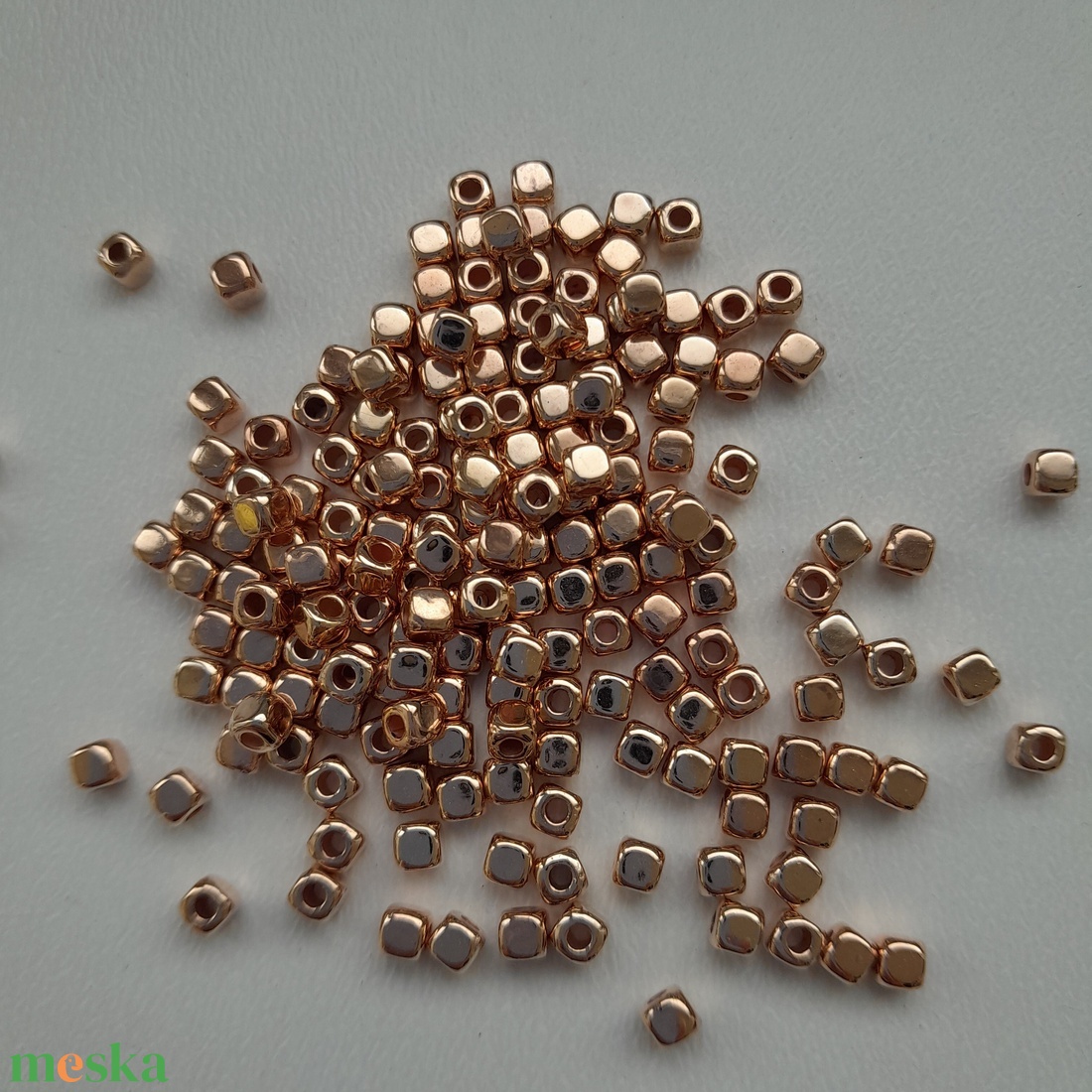 Akrilgyöngy - 3x3x3mm - rózsaarany szín - kellékek & szerszámok - gyöngyfűzés kellékek - műanyag gyöngy - Meska.hu Akrilgyöngy - 3x3x3mm - rózsaarany szín - kellékek & szerszámok - gyöngyfűzés kellékek - műanyag gyöngy - Meska.hu