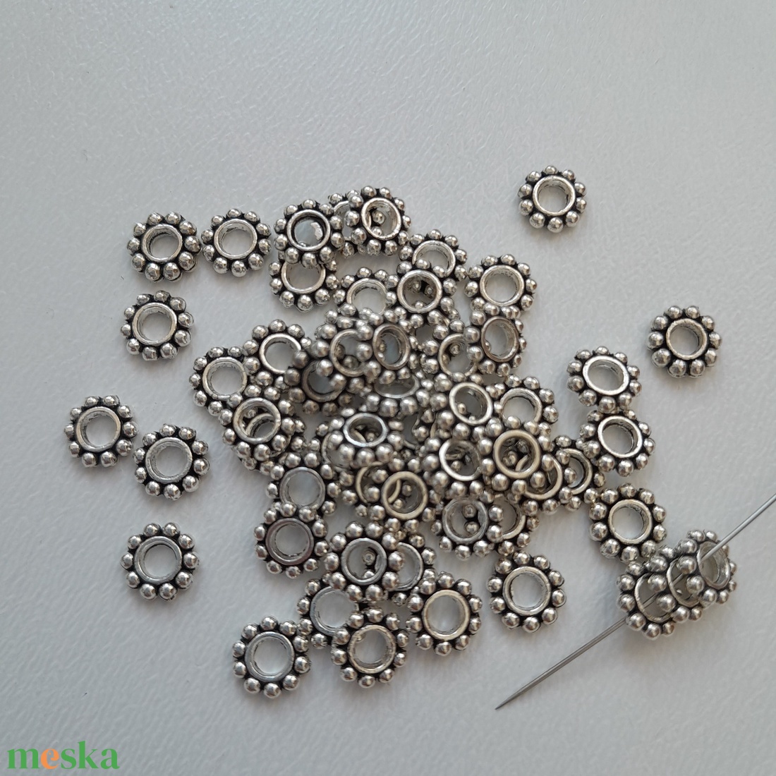 Fém köztes - 6x1mm (lyuk:3mm) - 57 db / csomag - antik ezüst szín - kellékek & szerszámok - gyöngyfűzés kellékek - fém köztesek - Meska.hu Fém köztes - 6x1mm (lyuk:3mm) - 57 db / csomag - antik ezüst szín - kellékek & szerszámok - gyöngyfűzés kellékek - fém köztesek - Meska.hu