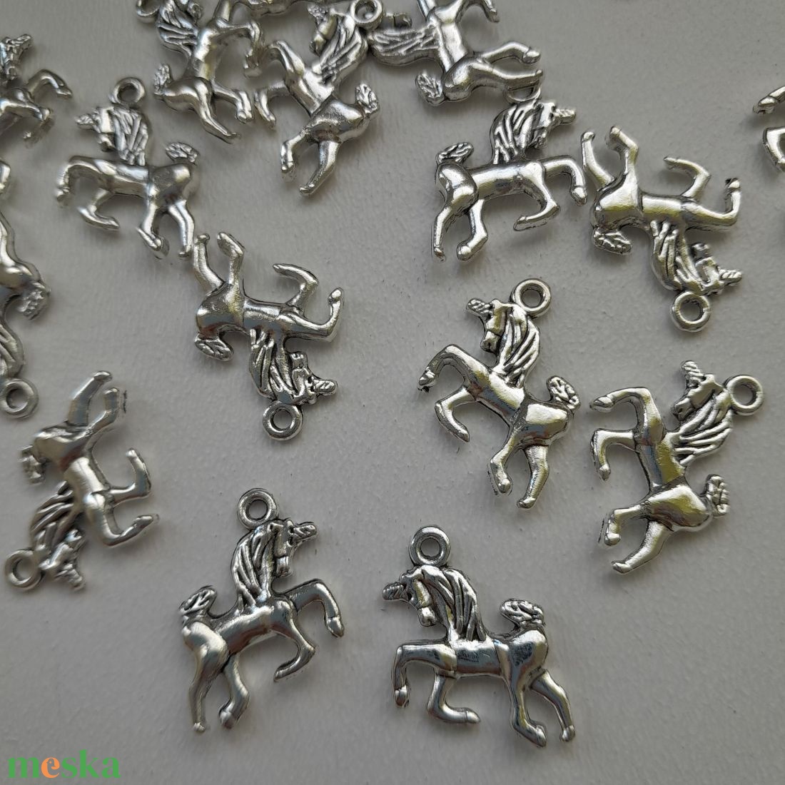 Fém medál - 22x15mm - unikornis - 10 db / csomag - antik ezüst szín - kellékek & szerszámok - ékszerkellék - medál csomag - Meska.hu Fém medál - 22x15mm - unikornis - 10 db / csomag - antik ezüst szín - kellékek & szerszámok - ékszerkellék - medál csomag - Meska.hu