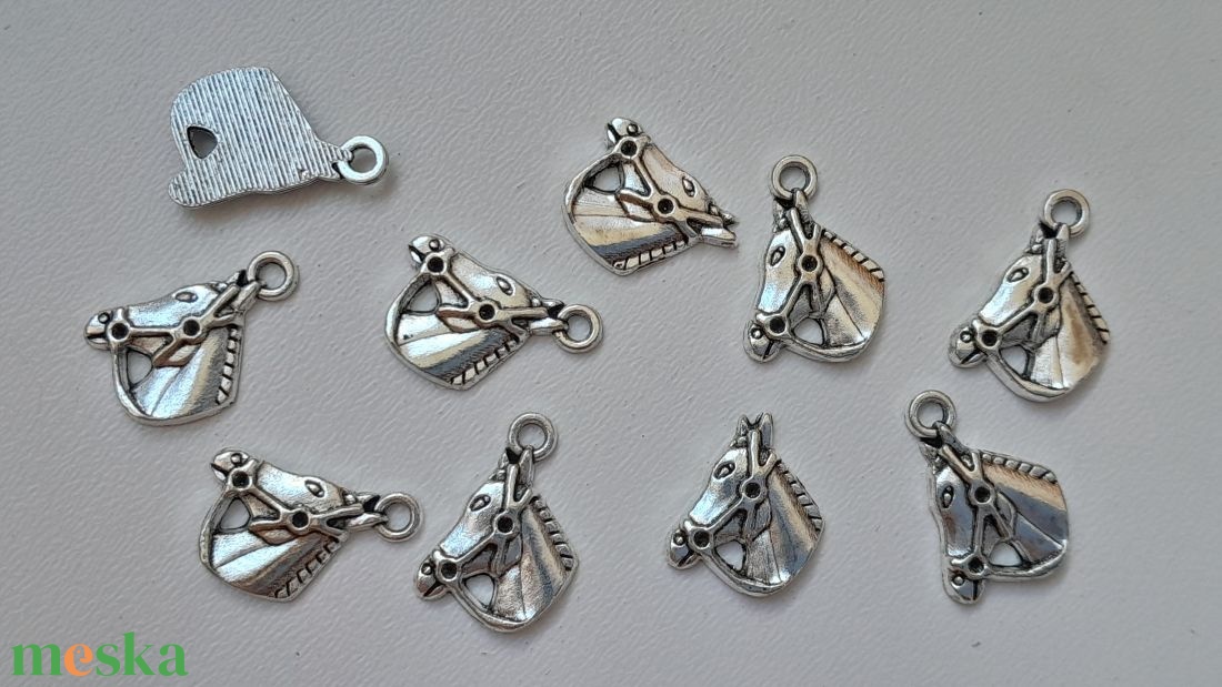 Fém medál - 17x12mm - ló - 10 db / csomag - antik ezüst szín - kellékek & szerszámok - ékszerkellék - medál csomag - Meska.hu