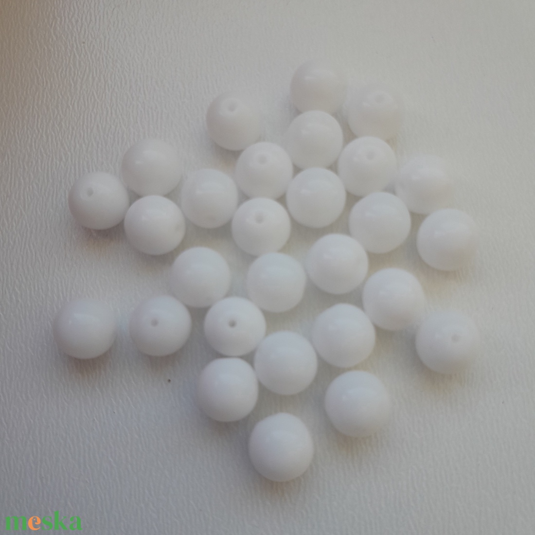 Cseh üveggyöngy golyó - 8mm - 28 db / csomag - fehér - kellékek & szerszámok - gyöngyfűzés kellékek - üveggyöngy - Meska.hu Cseh üveggyöngy golyó - 8mm - 28 db / csomag - fehér - kellékek & szerszámok - gyöngyfűzés kellékek - üveggyöngy - Meska.hu