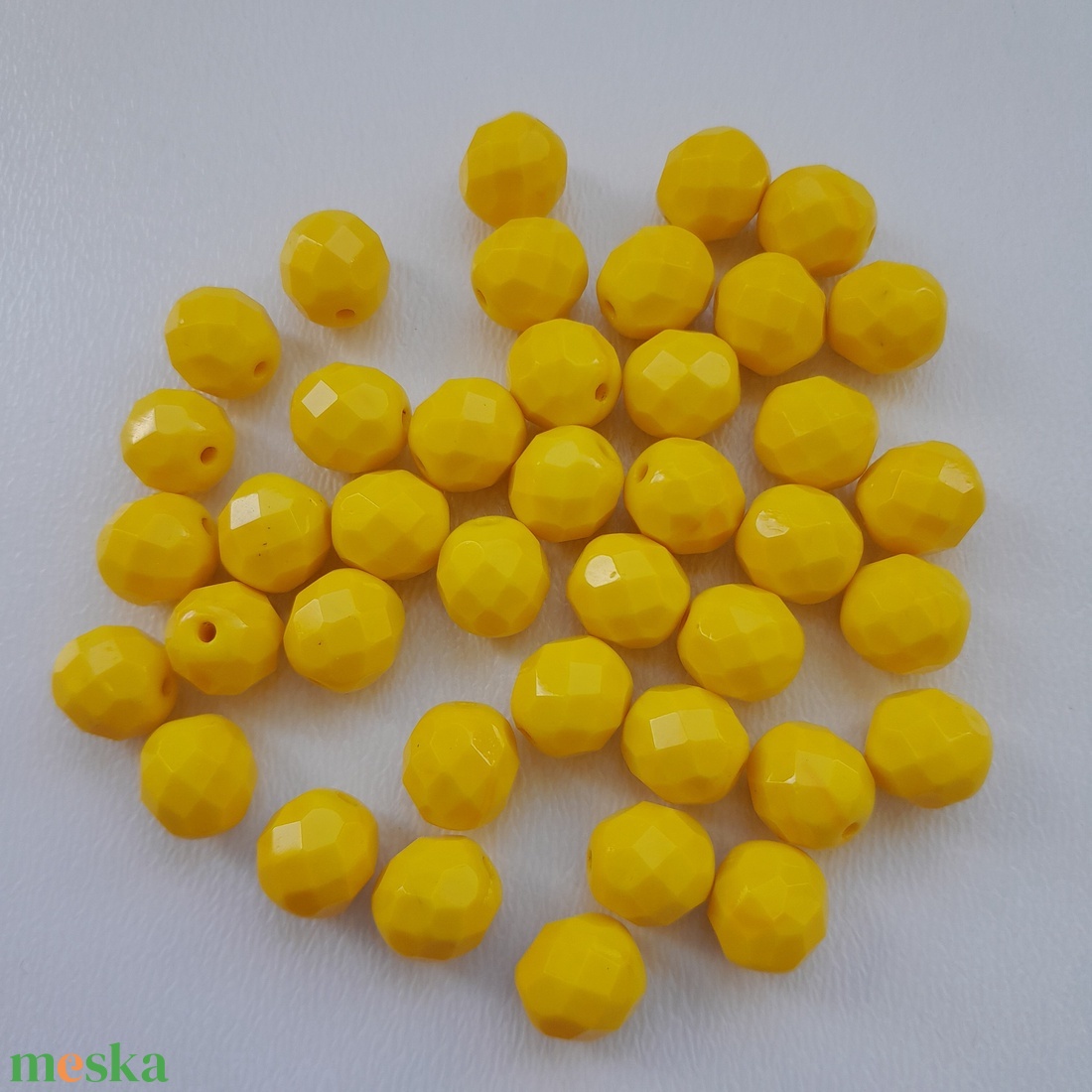 Cseh csiszolt üveggyöngy - 8mm - 30 db / csomag - citrom - kellékek & szerszámok - gyöngyfűzés kellékek - üveggyöngy - Meska.hu Cseh csiszolt üveggyöngy - 8mm - 30 db / csomag - citrom - kellékek & szerszámok - gyöngyfűzés kellékek - üveggyöngy - Meska.hu