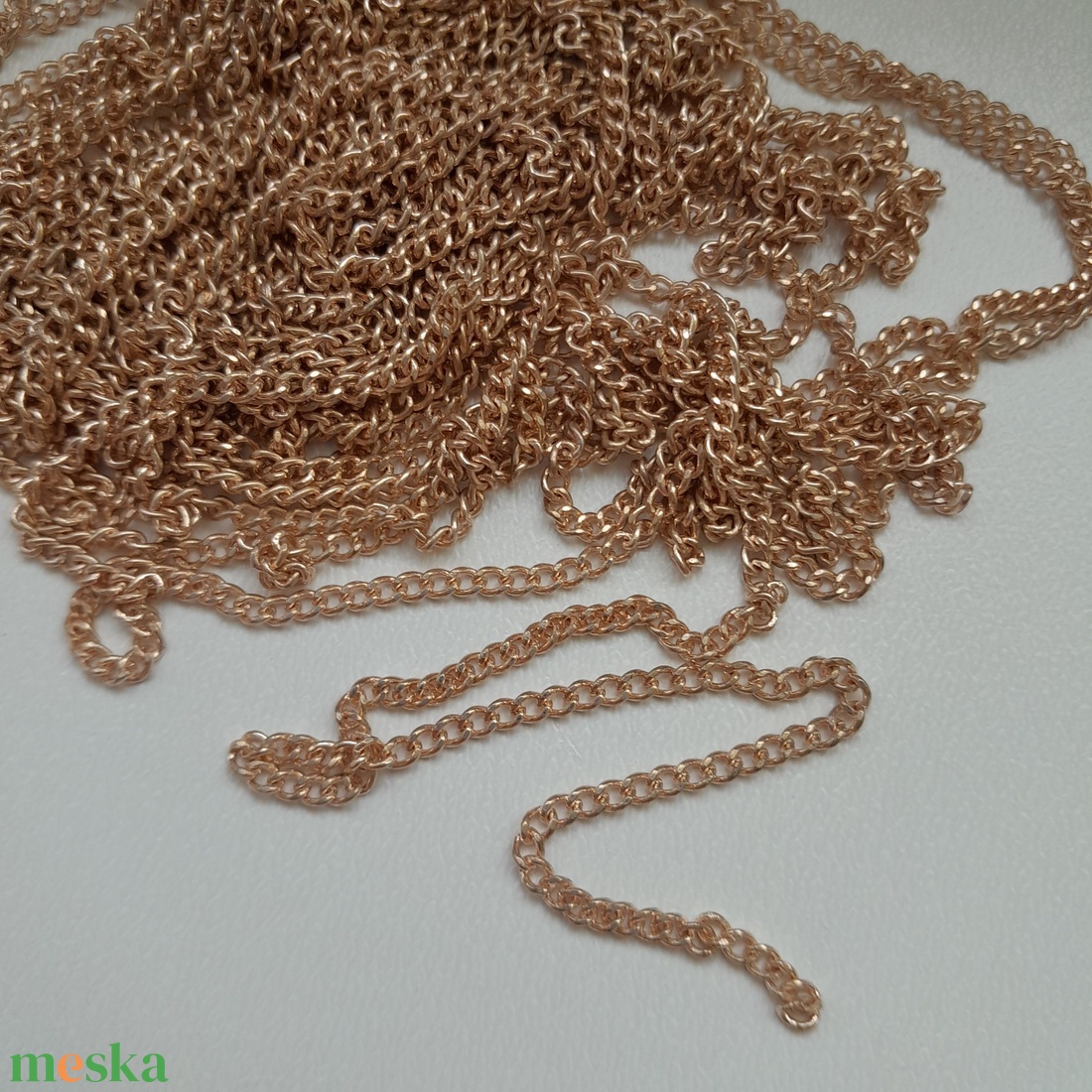 Ékszerlánc - 1méter / darab - világos rózsaarany szín - szem méret: 2,5x3mm - kellékek & szerszámok - ékszerkellék - ékszerlánc - Meska.hu Ékszerlánc - 1méter / darab - világos rózsaarany szín - szem méret: 2,5x3mm - kellékek & szerszámok - ékszerkellék - ékszerlánc - Meska.hu