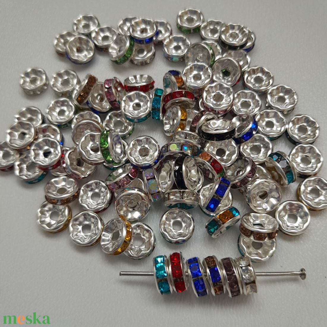 Rondell köztes - 7,5x3mm - 100 db / csomag - vegyes szín - kellékek & szerszámok - gyöngyfűzés kellékek - egyéb alkatrész - Meska.hu