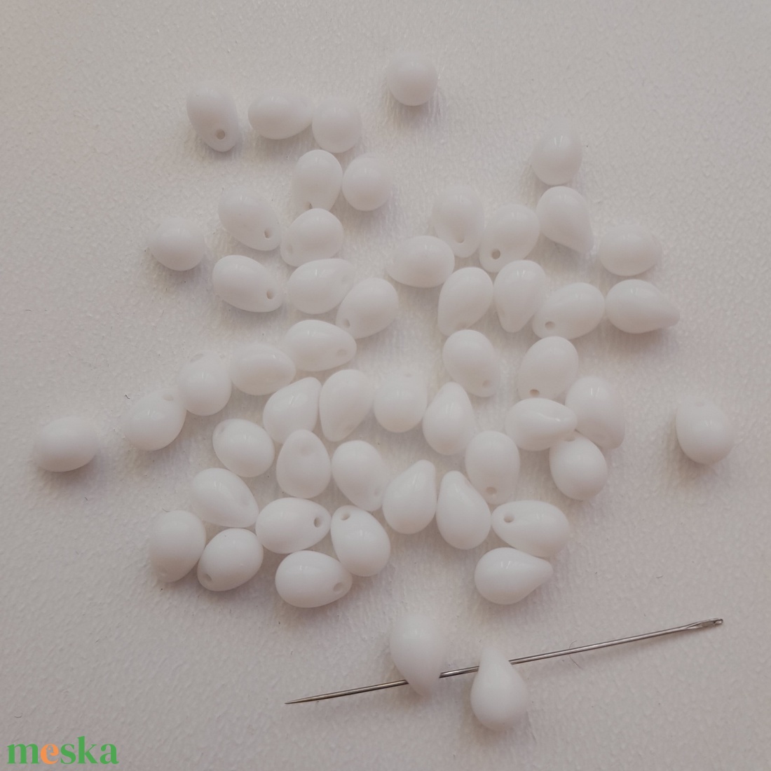 Cseh üveggyöngy - 7x5mm - 52 db / csomag - fehér - kellékek & szerszámok - gyöngyfűzés kellékek - üveggyöngy - Meska.hu Cseh üveggyöngy - 7x5mm - 52 db / csomag - fehér - kellékek & szerszámok - gyöngyfűzés kellékek - üveggyöngy - Meska.hu