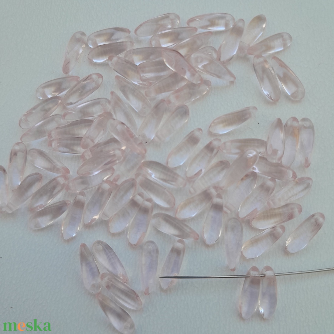 Cseh üveggyöngy - 9x3mm - 60 db / csomag - világosrózsaszín - kellékek & szerszámok - gyöngyfűzés kellékek - üveggyöngy - Meska.hu Cseh üveggyöngy - 9x3mm - 60 db / csomag - világosrózsaszín - kellékek & szerszámok - gyöngyfűzés kellékek - üveggyöngy - Meska.hu
