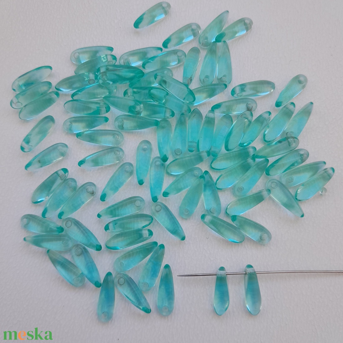 Cseh üveggyöngy - 9x3mm - 60 db / csomag - világoskék - kellékek & szerszámok - gyöngyfűzés kellékek - üveggyöngy - Meska.hu Cseh üveggyöngy - 9x3mm - 60 db / csomag - világoskék - kellékek & szerszámok - gyöngyfűzés kellékek - üveggyöngy - Meska.hu