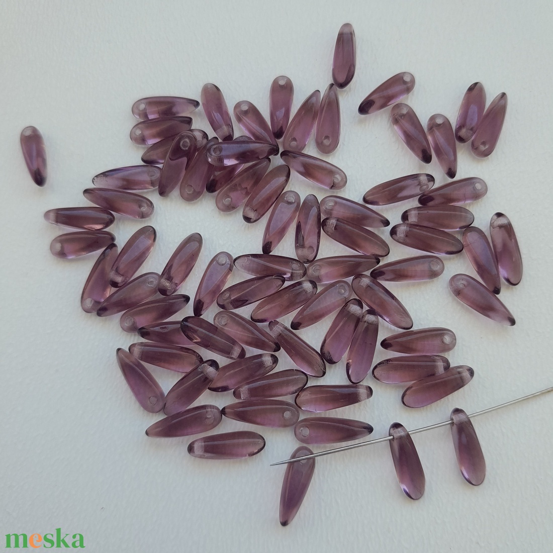 Cseh üveggyöngy - 9x3mm - 60 db / csomag - lila - kellékek & szerszámok - gyöngyfűzés kellékek - üveggyöngy - Meska.hu Cseh üveggyöngy - 9x3mm - 60 db / csomag - lila - kellékek & szerszámok - gyöngyfűzés kellékek - üveggyöngy - Meska.hu