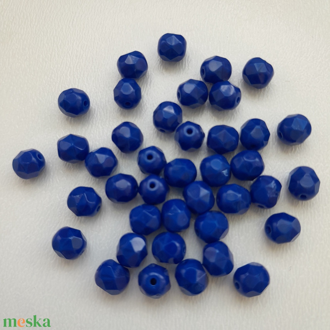 Cseh csiszolt üveggyöngy - 6mm - 40 db / csomag - kék - kellékek & szerszámok - gyöngyfűzés kellékek - üveggyöngy - Meska.hu