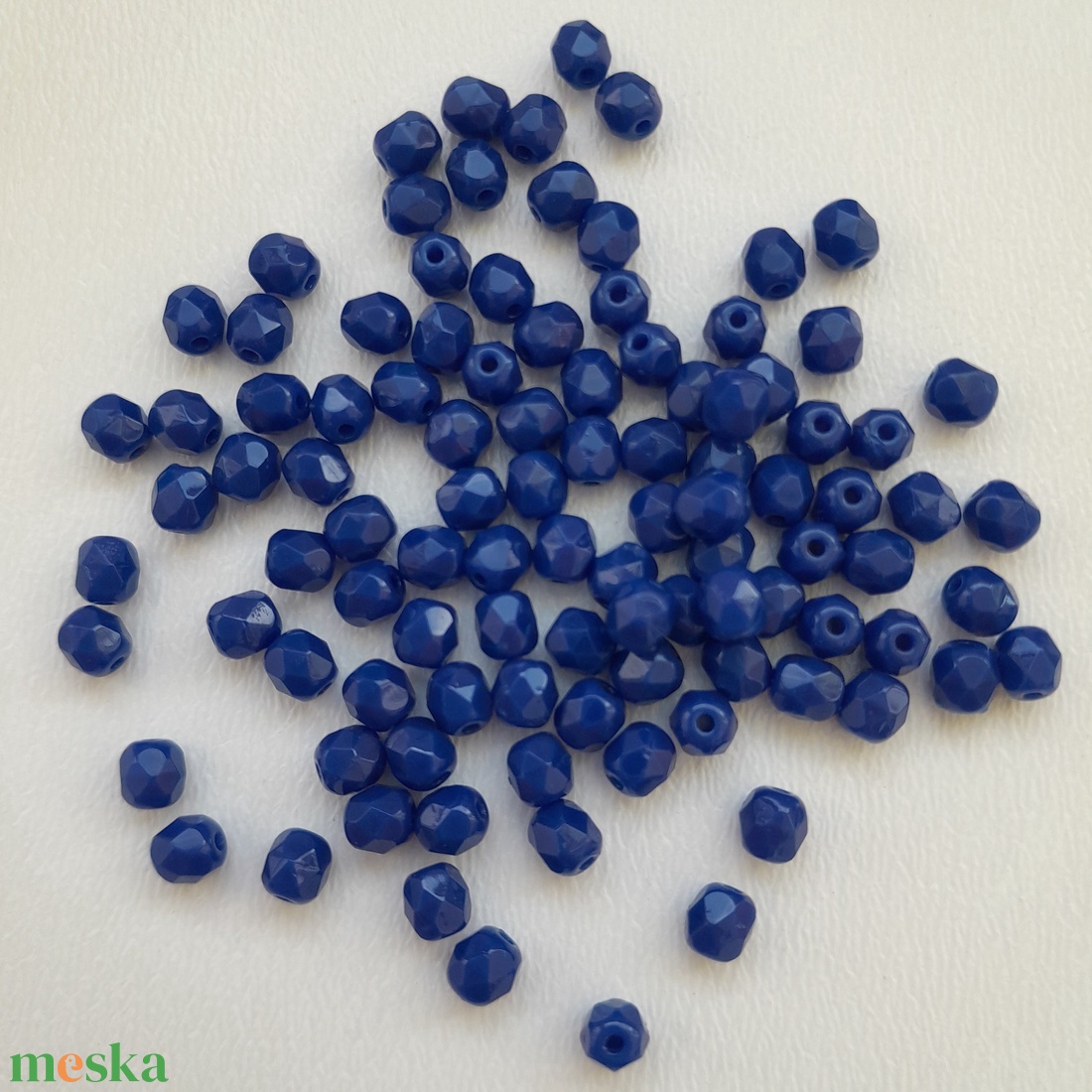 Cseh csiszolt üveggyöngy - 4mm - 100 db / csomag - sötétkék - kellékek & szerszámok - gyöngyfűzés kellékek - üveggyöngy - Meska.hu Cseh csiszolt üveggyöngy - 4mm - 100 db / csomag - sötétkék - kellékek & szerszámok - gyöngyfűzés kellékek - üveggyöngy - Meska.hu