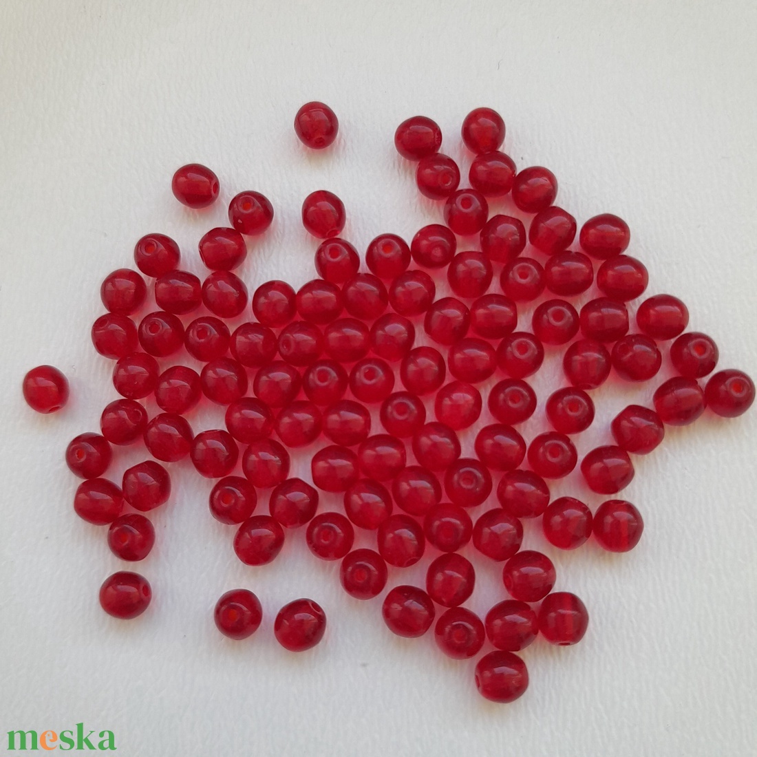 Cseh üveggyöngy golyó - 4mm - 100 db / csomag - piros - kellékek & szerszámok - gyöngyfűzés kellékek - üveggyöngy - Meska.hu Cseh üveggyöngy golyó - 4mm - 100 db / csomag - piros - kellékek & szerszámok - gyöngyfűzés kellékek - üveggyöngy - Meska.hu