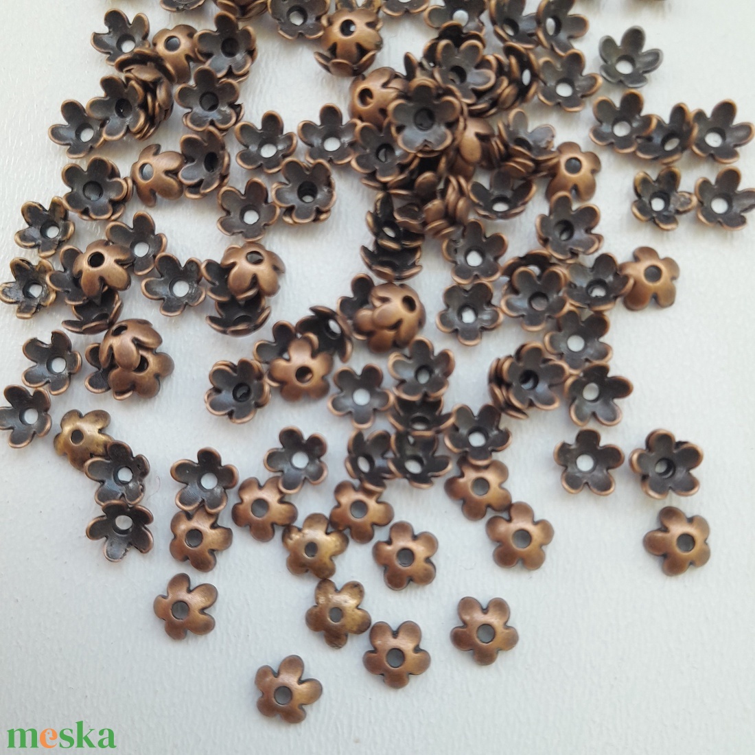 Fém gyöngykupak - 6mm - vörösréz szín - 50 db / csomag - kellékek & szerszámok - gyöngyfűzés kellékek - gyöngykupak - Meska.hu Fém gyöngykupak - 6mm - vörösréz szín - 50 db / csomag - kellékek & szerszámok - gyöngyfűzés kellékek - gyöngykupak - Meska.hu