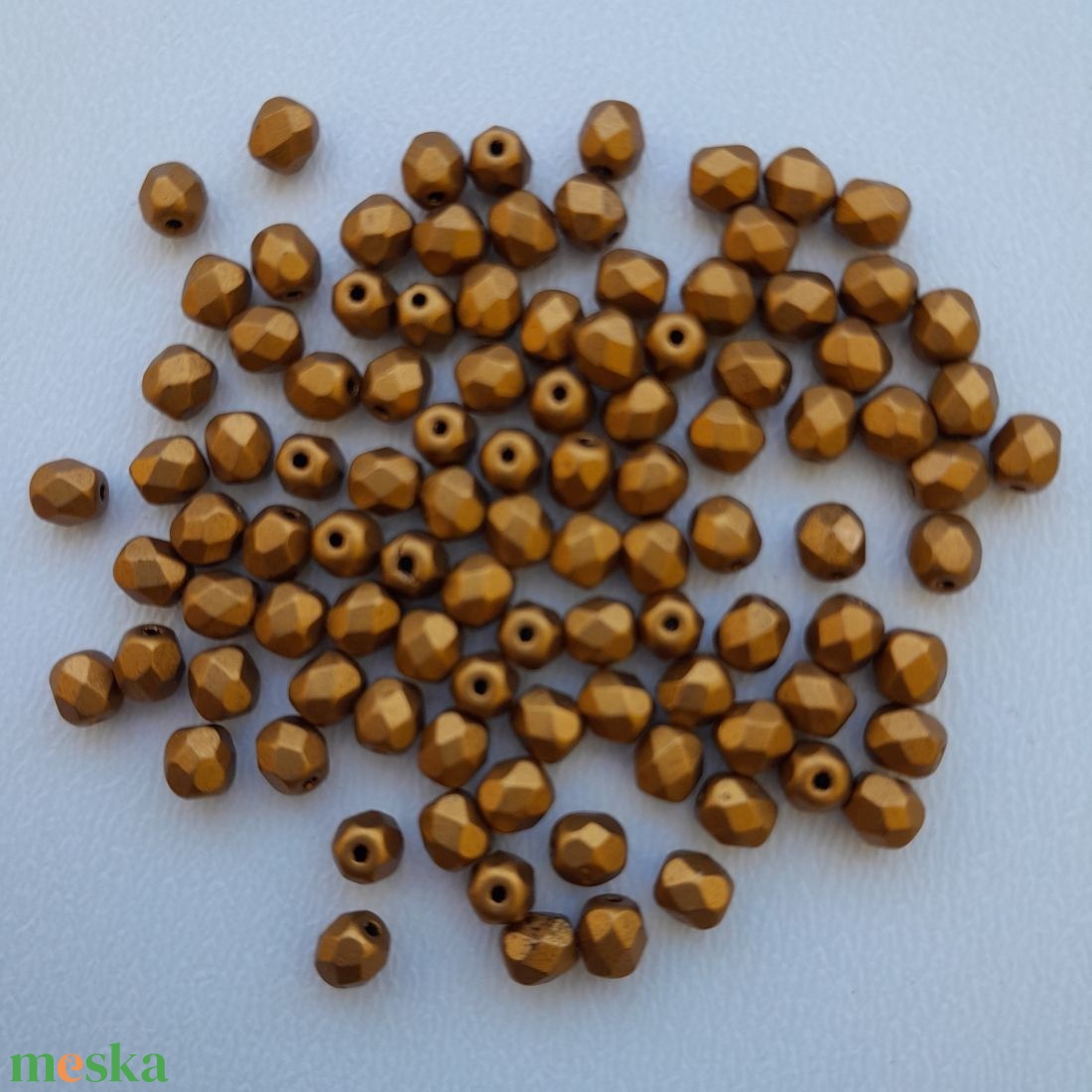 Cseh csiszolt üveggyöngy - 4mm - 100 db / csomag - metál barna - kellékek & szerszámok - gyöngyfűzés kellékek - üveggyöngy - Meska.hu