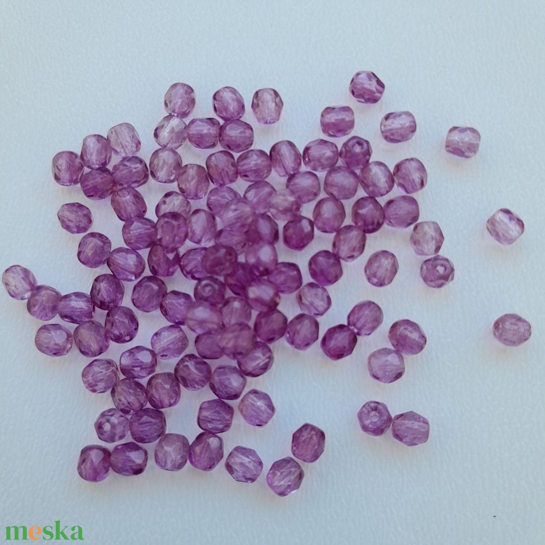 Cseh csiszolt üveggyöngy - 4mm - 100 db / csomag - lila - kellékek & szerszámok - gyöngyfűzés kellékek - üveggyöngy - Meska.hu