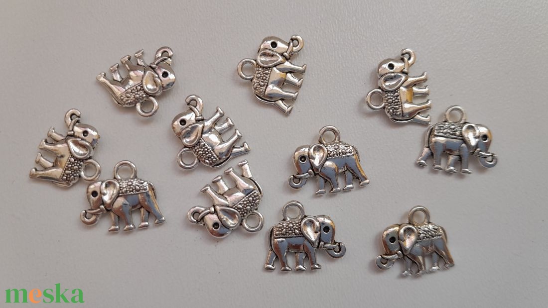 Fém medál - 12x14mm - elefánt - 10 db / csomag - antik ezüst szín - kellékek & szerszámok - ékszerkellék - medál csomag - Meska.hu Fém medál - 12x14mm - elefánt - 10 db / csomag - antik ezüst szín - kellékek & szerszámok - ékszerkellék - medál csomag - Meska.hu