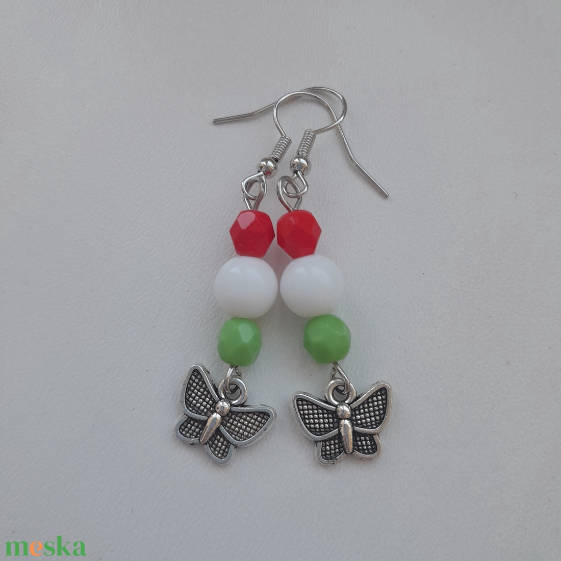 Nemzeti színű fülbevaló - kereszt - ékszer - fülbevaló - lógó fülbevaló - Meska.hu