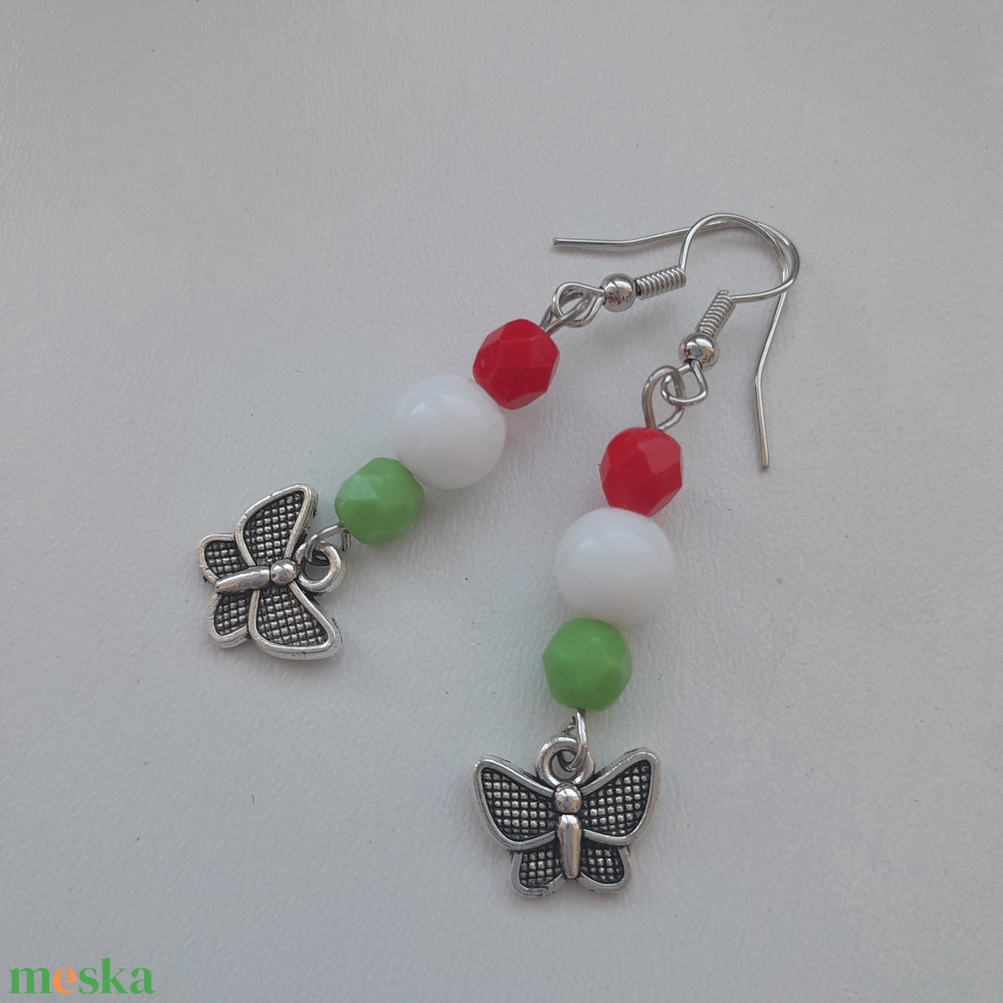 Nemzeti színű fülbevaló - kereszt - ékszer - fülbevaló - lógó fülbevaló - Meska.hu