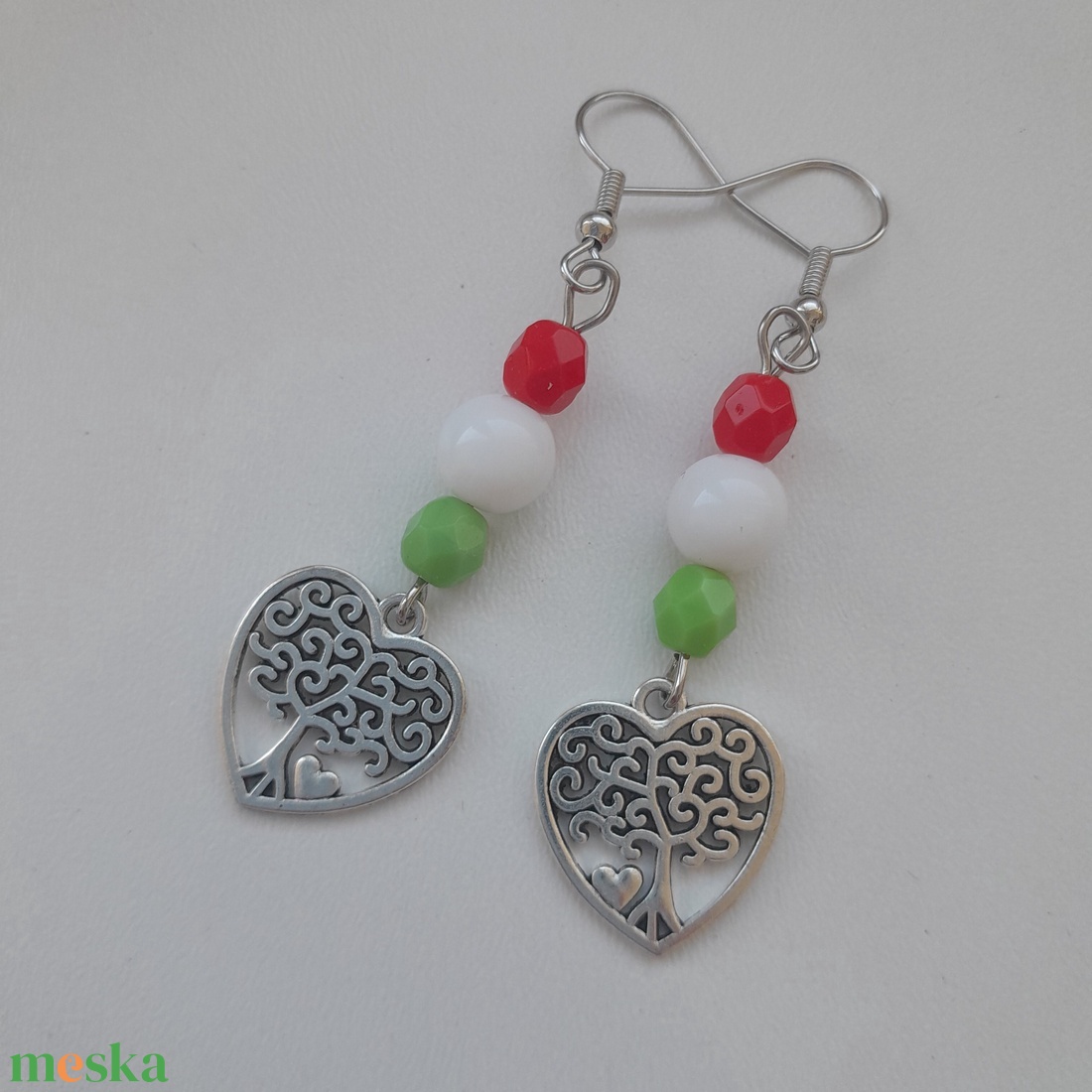 Nemzeti színű fülbevaló - szív-életfa - ékszer - fülbevaló - lógó fülbevaló - Meska.hu