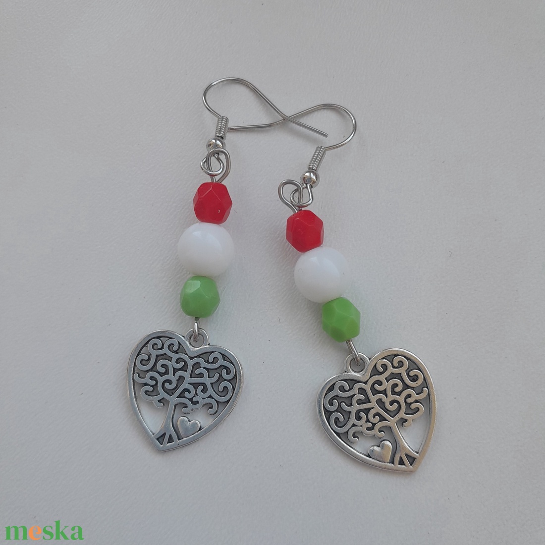Nemzeti színű fülbevaló - szív-életfa - ékszer - fülbevaló - lógó fülbevaló - Meska.hu
