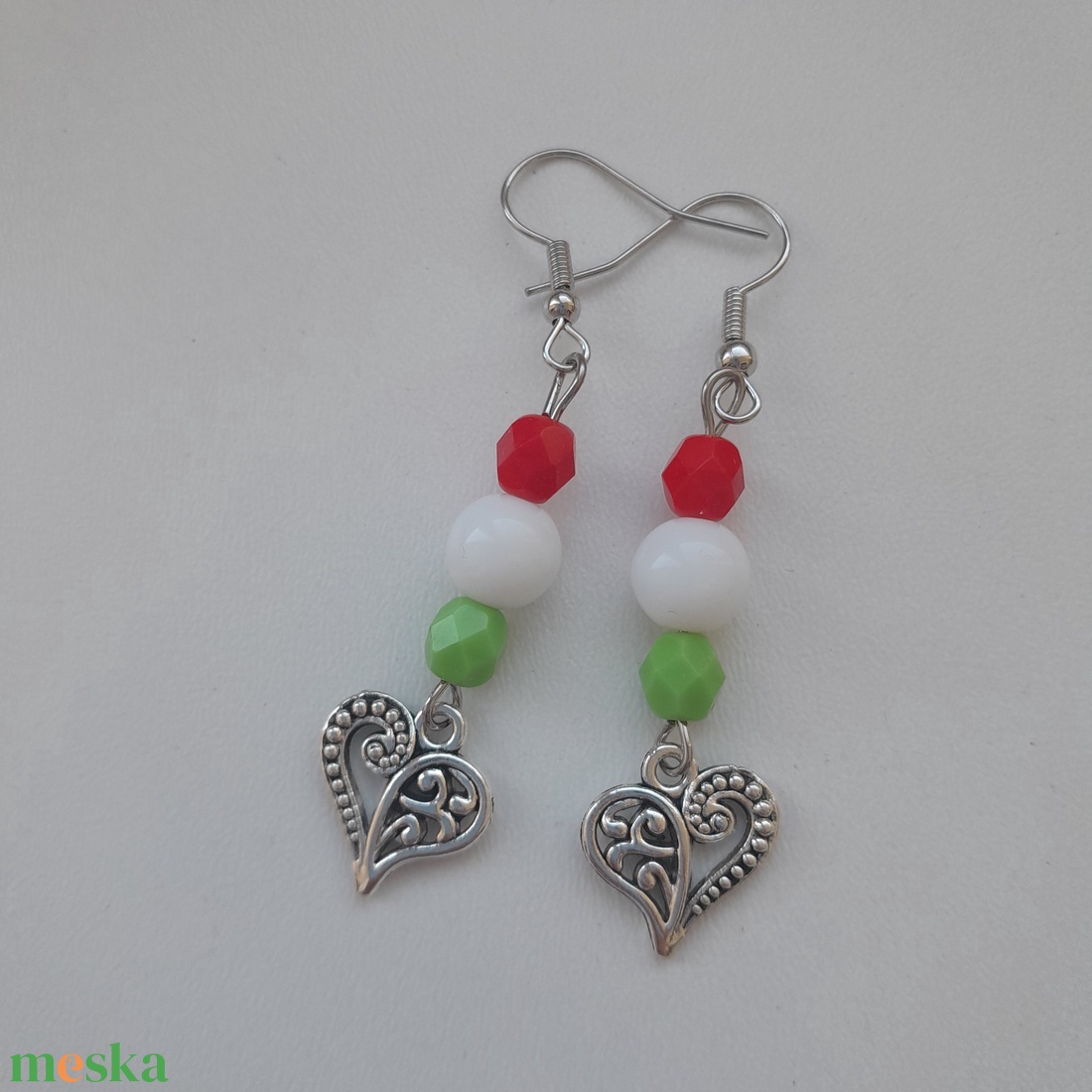 Nemzeti színű fülbevaló - szív - ékszer - fülbevaló - lógó fülbevaló - Meska.hu