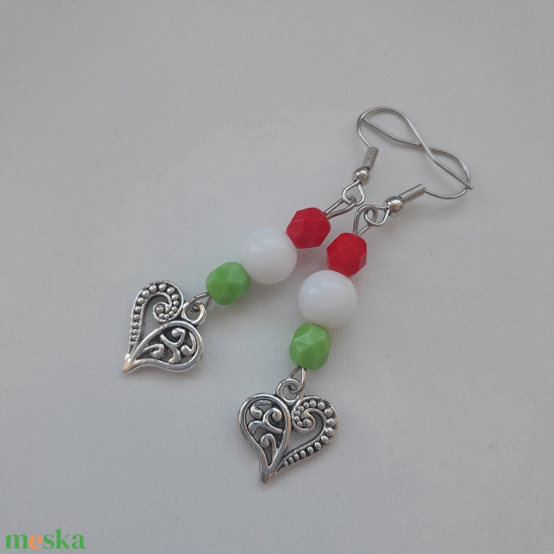 Nemzeti színű fülbevaló - szív - ékszer - fülbevaló - lógó fülbevaló - Meska.hu