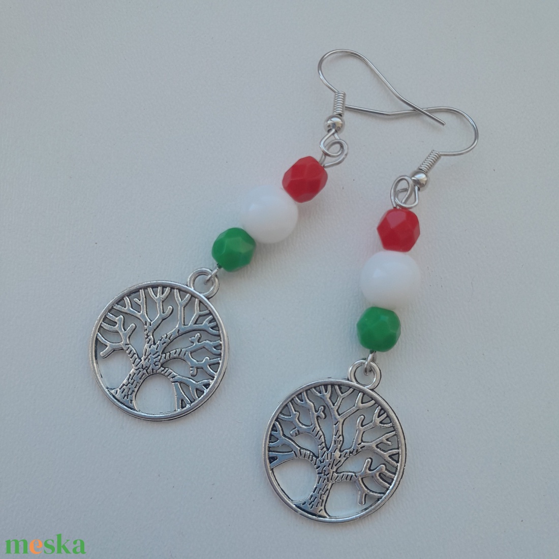 Nemzeti színű fülbevaló - életfa - ékszer - fülbevaló - lógó fülbevaló - Meska.hu
