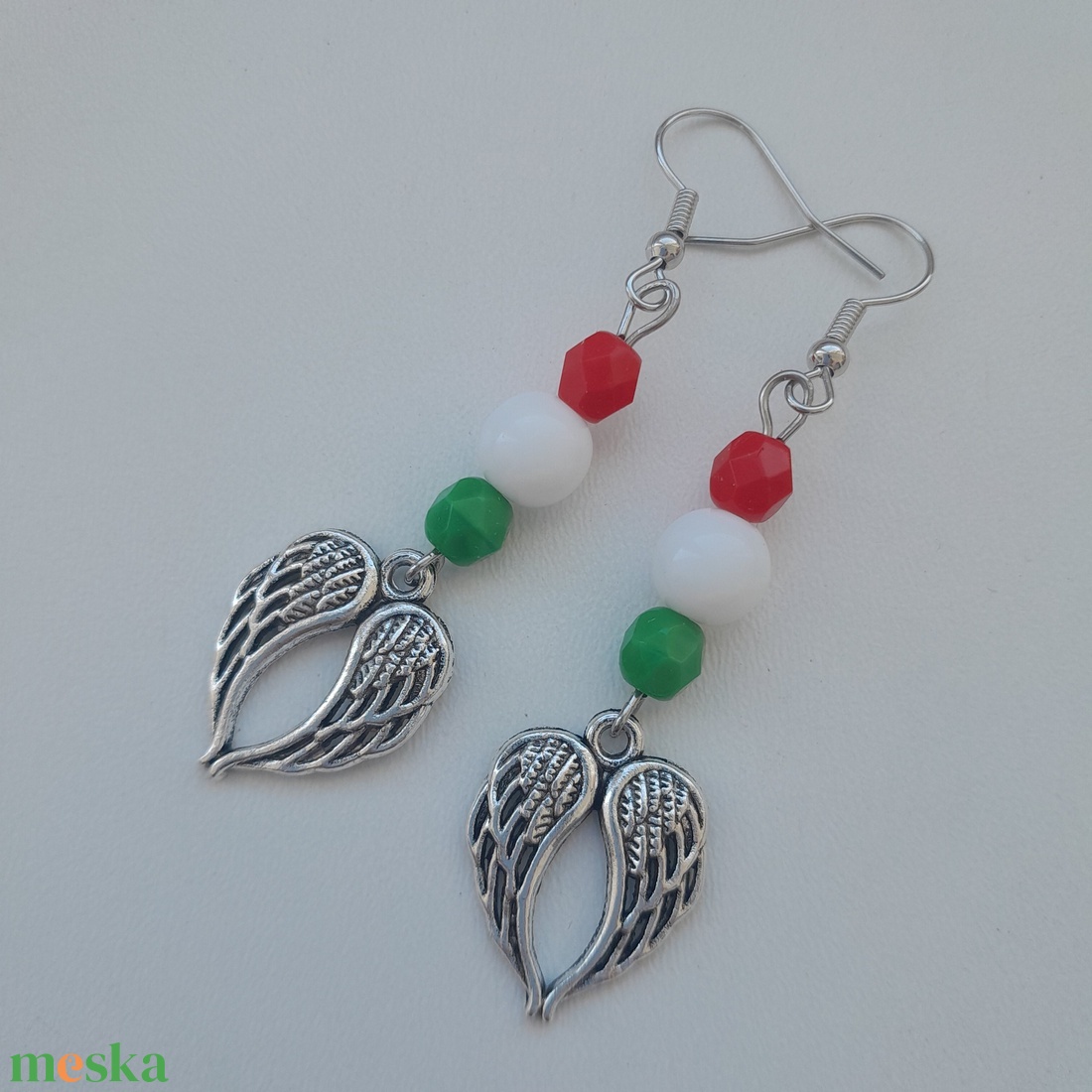 Nemzeti színű fülbevaló - angyalszárny - ékszer - fülbevaló - lógó fülbevaló - Meska.hu
