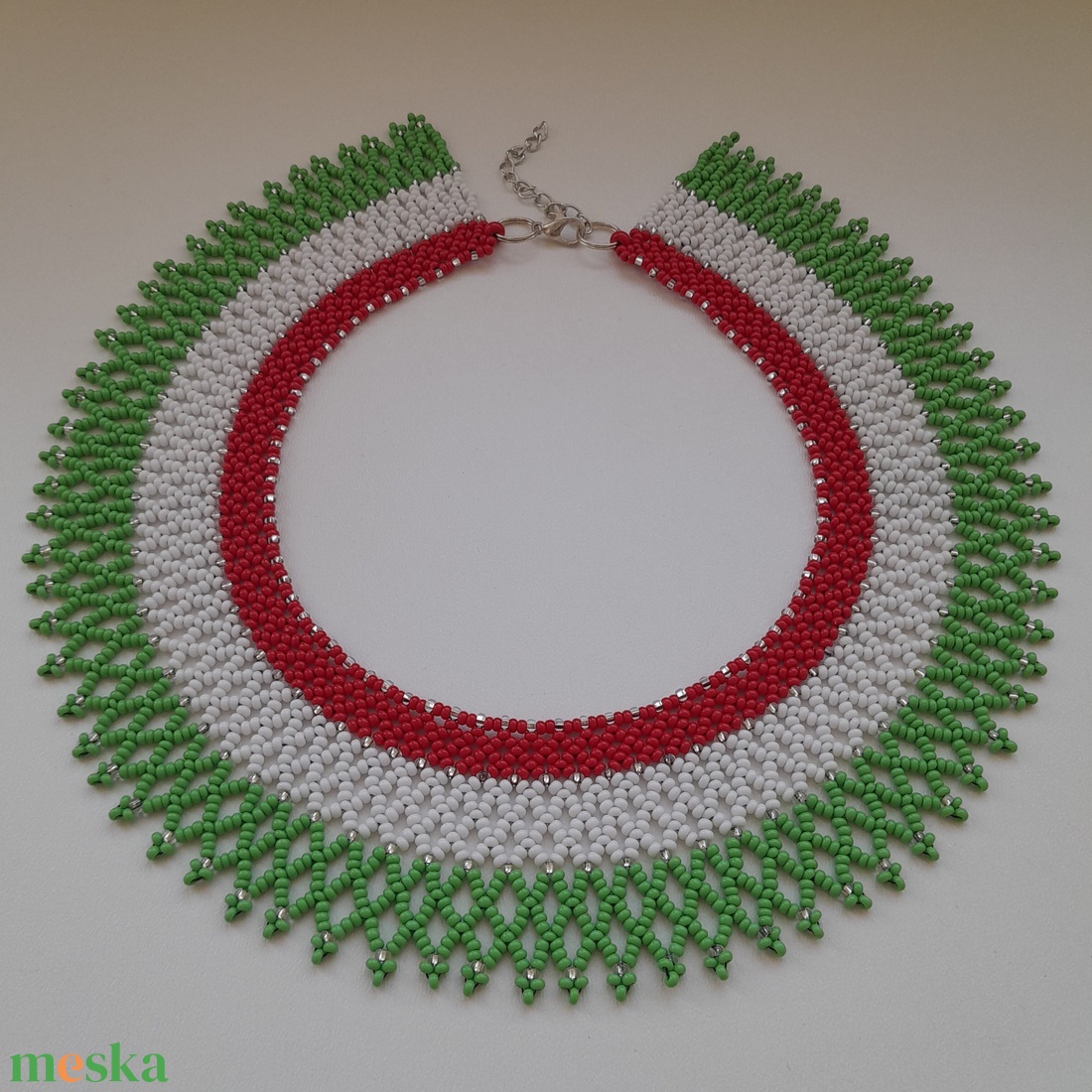 Nemzeti színű gyöngy nyaklánc - esküvő - ékszer - nyaklánc - Meska.hu