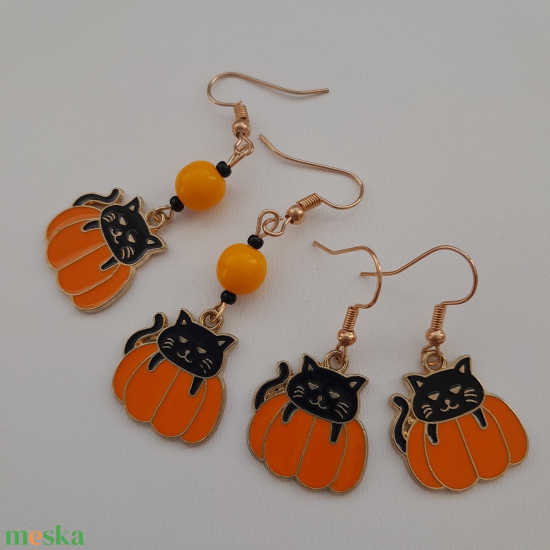 Halloween-fülbevaló - sütőtök-cica - ékszer - fülbevaló - lógó fülbevaló - Meska.hu