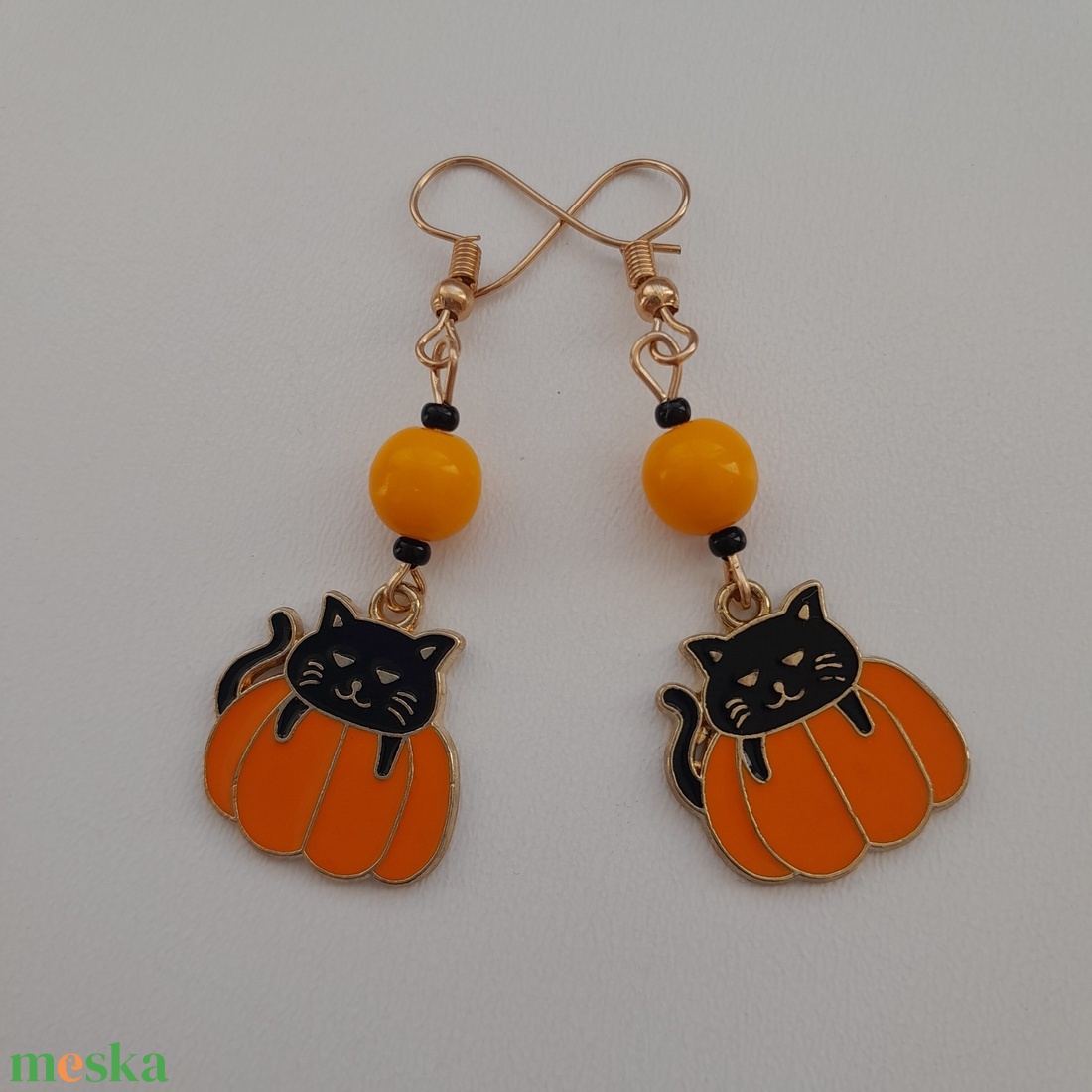 Halloween-fülbevaló - sütőtök-cica - ékszer - fülbevaló - lógó fülbevaló - Meska.hu
