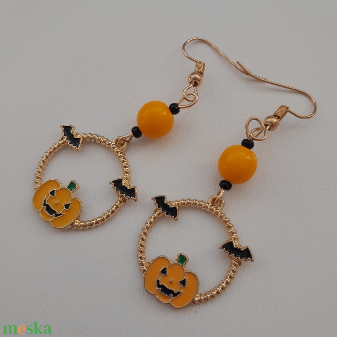 Halloween-fülbevaló - sütőtök-denevér - ékszer - fülbevaló - lógó fülbevaló - Meska.hu