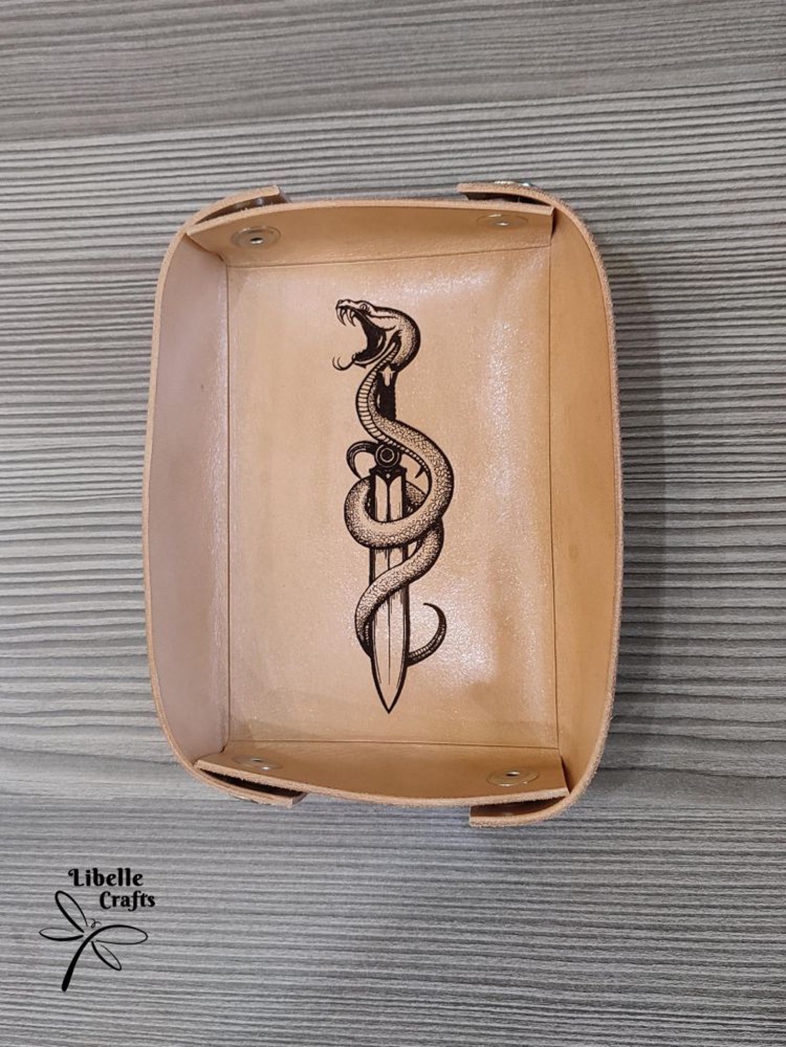 Kígyós - kardos motívumos kockadobó tálca - játék & sport - táblajáték és kártyajáték - társasjátékok - dobókocka - Meska.hu