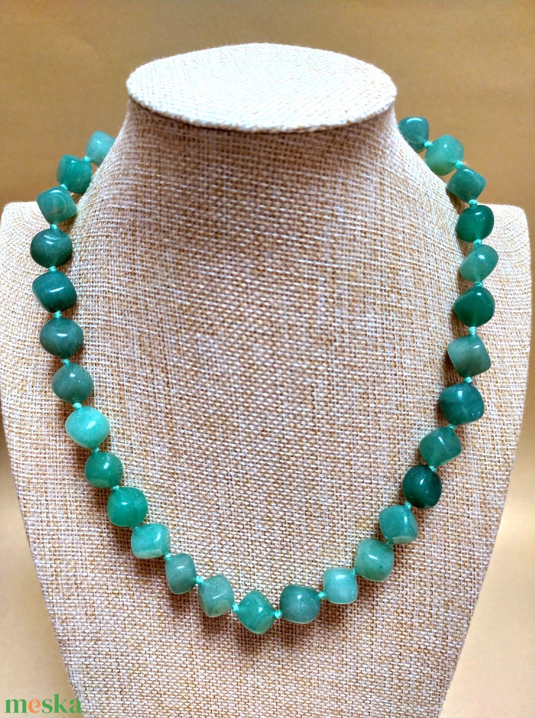 Nyisd meg a szívedet a béke és harmónia energiáinak nagy, 11 mm-es aventurin ásványokból készült nyaklánc, amely finom - ékszer - nyaklánc - medál nélküli nyaklánc - Meska.hu