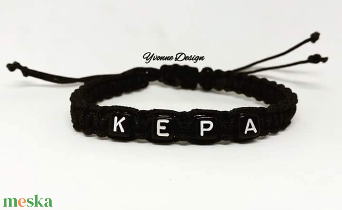 Névvel vagy felirattal ellátott fonott makramé karkötő - ékszer - karkötő - névre szóló karkötő - Meska.hu