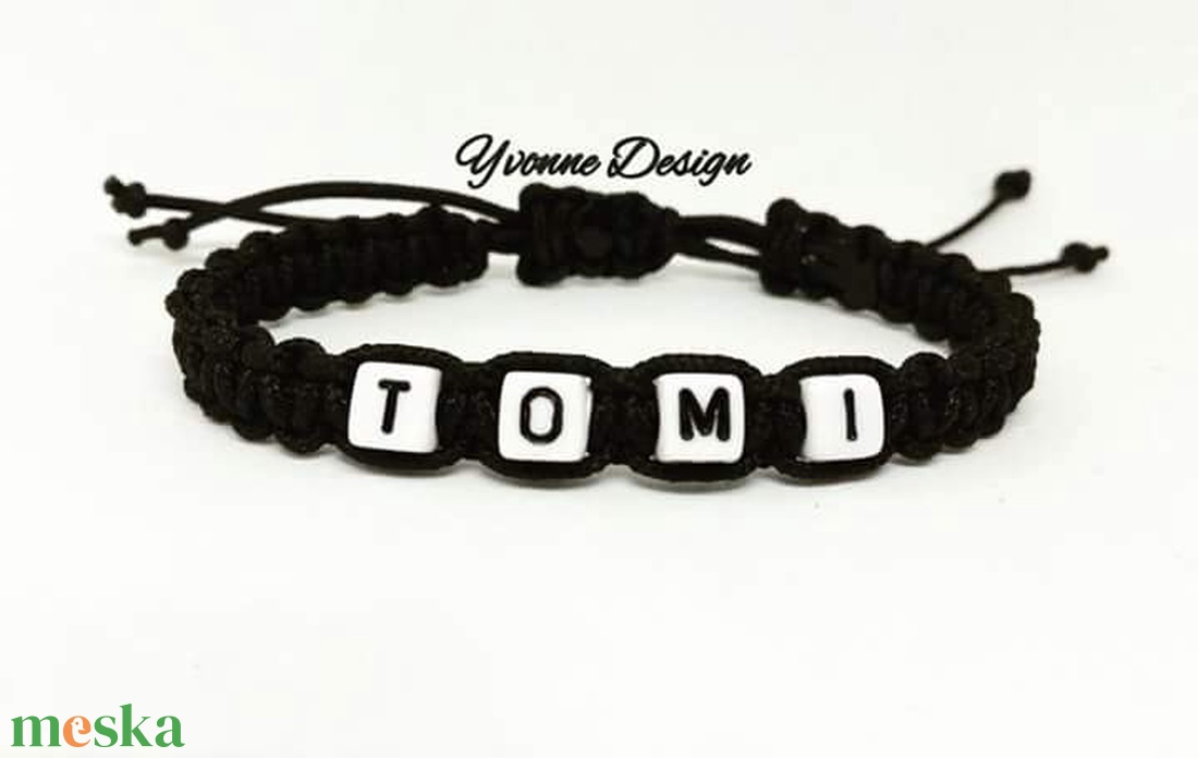 Névvel vagy felirattal ellátott fonott makramé karkötő - ékszer - karkötő - névre szóló karkötő - Meska.hu