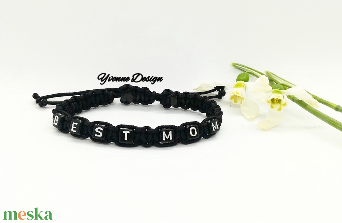 Névvel vagy felirattal ellátott fonott makramé karkötő - ékszer - karkötő - névre szóló karkötő - Meska.hu