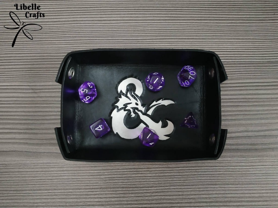 Dungeons and Dragons kockadobó tálca - játék & sport - táblajáték és kártyajáték - társasjátékok - dobókocka - Meska.hu