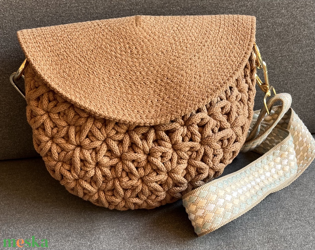 Jázmin mintás crossbody - táska & tok - kézitáska & válltáska - válltáska - Meska.hu Jázmin mintás crossbody - táska & tok - kézitáska & válltáska - válltáska - Meska.hu