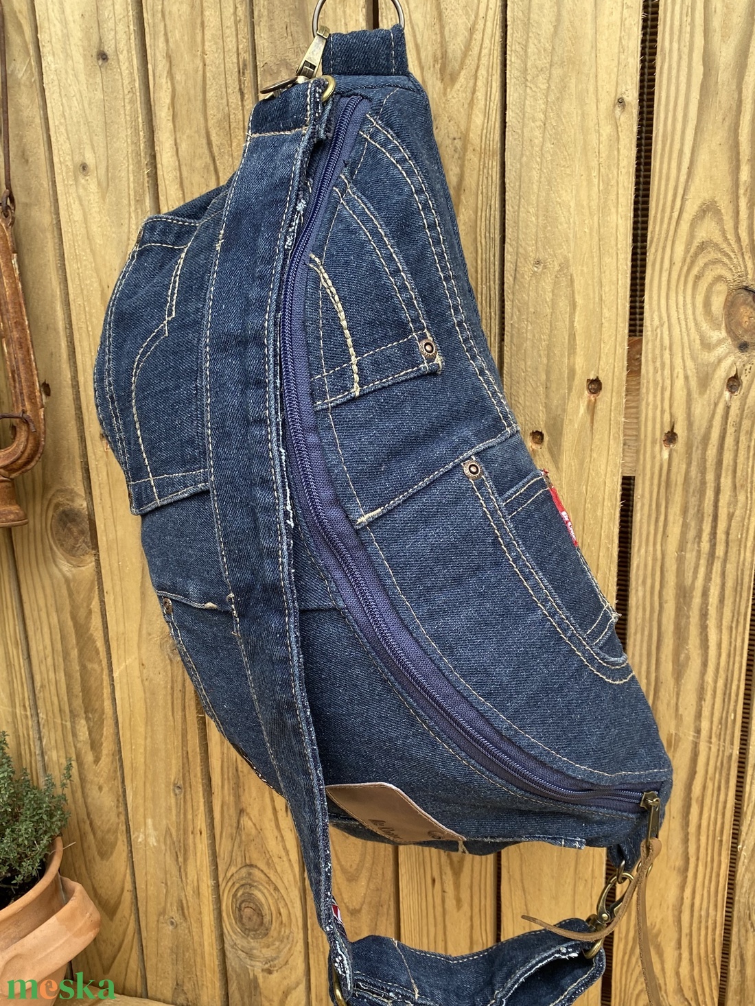 Farmer hátizsák / crossbody - Lee Cooper újrahasznosított farmer - NADA - táska & tok - hátizsák - hátizsák - Meska.hu Farmer hátizsák / crossbody - Lee Cooper újrahasznosított farmer - NADA - táska & tok - hátizsák - hátizsák - Meska.hu