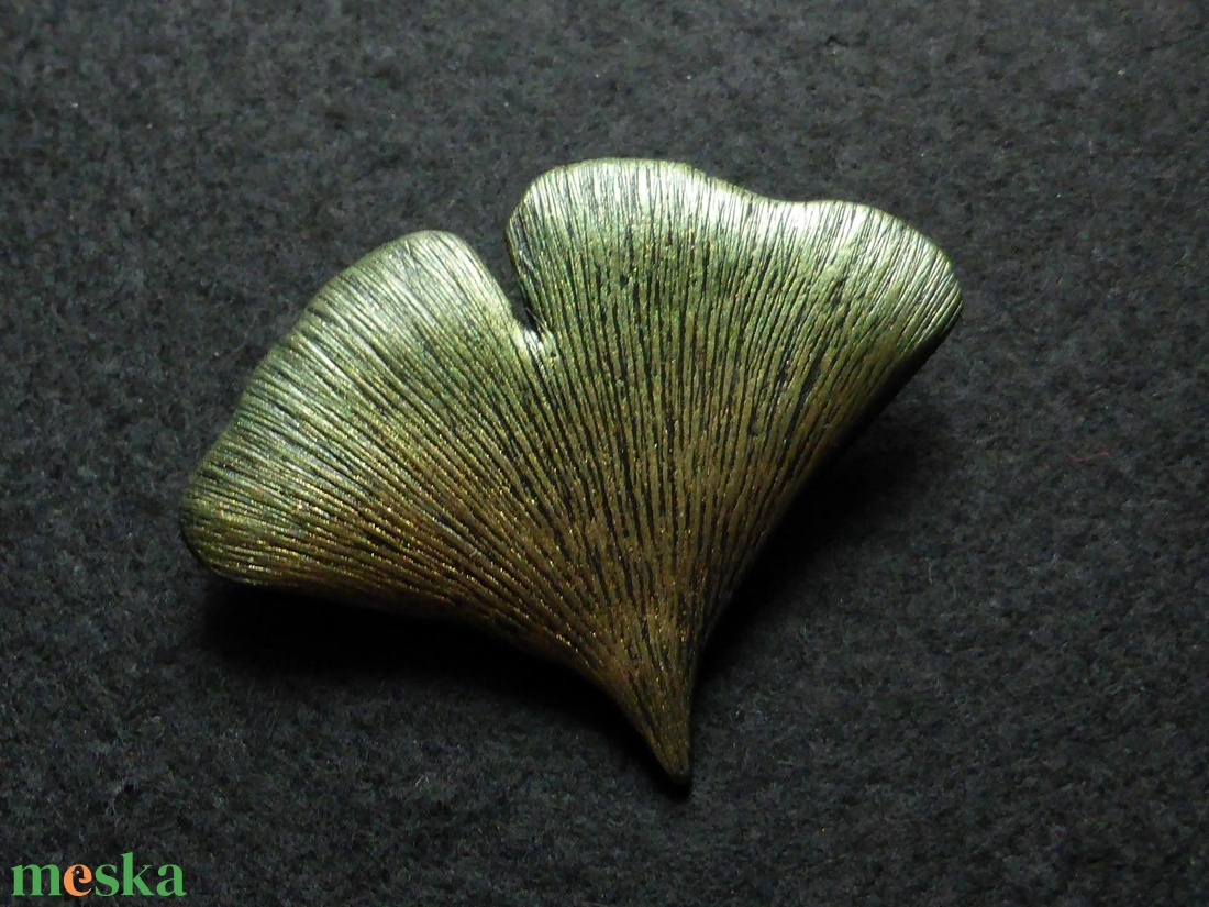 Ginkgo-kitűző - ékszer - kitűző és bross - kitűző - Meska.hu Ginkgo-kitűző - ékszer - kitűző és bross - kitűző - Meska.hu