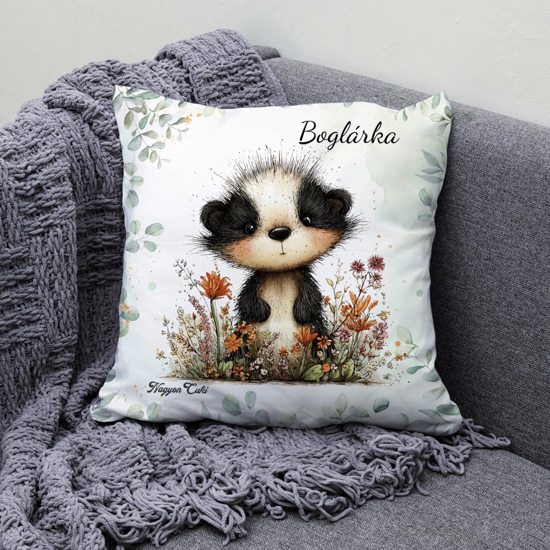 Névvel kérhető - Az éjszakák vándora, édes kis borz mintás párna - otthon & életmód - lakástextil - párna & párnahuzat - díszpárna (belsővel együtt) - Meska.hu